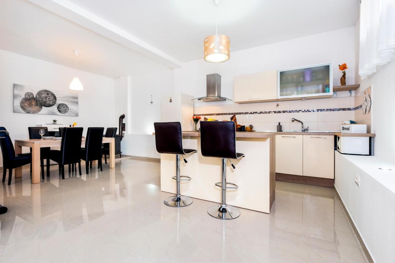 Lea'S Apartment 로비니 외부 사진